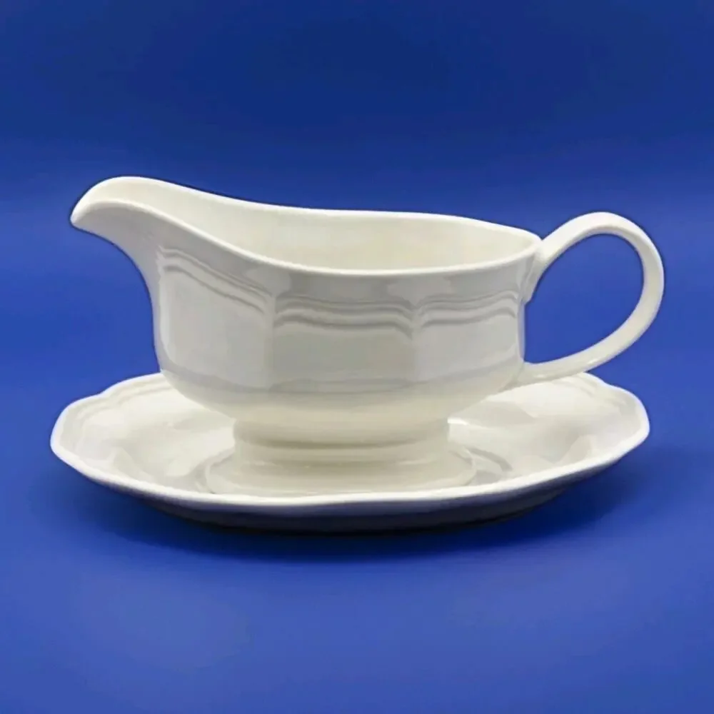Mikasa French Countryside White Gravy Boat and Underplate F 9000 SHIPS FAST - Picture 4 of 16